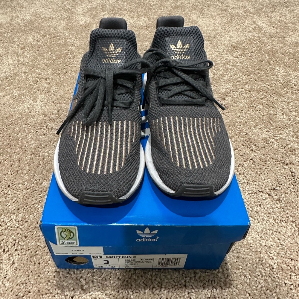 Adidas Swift Run